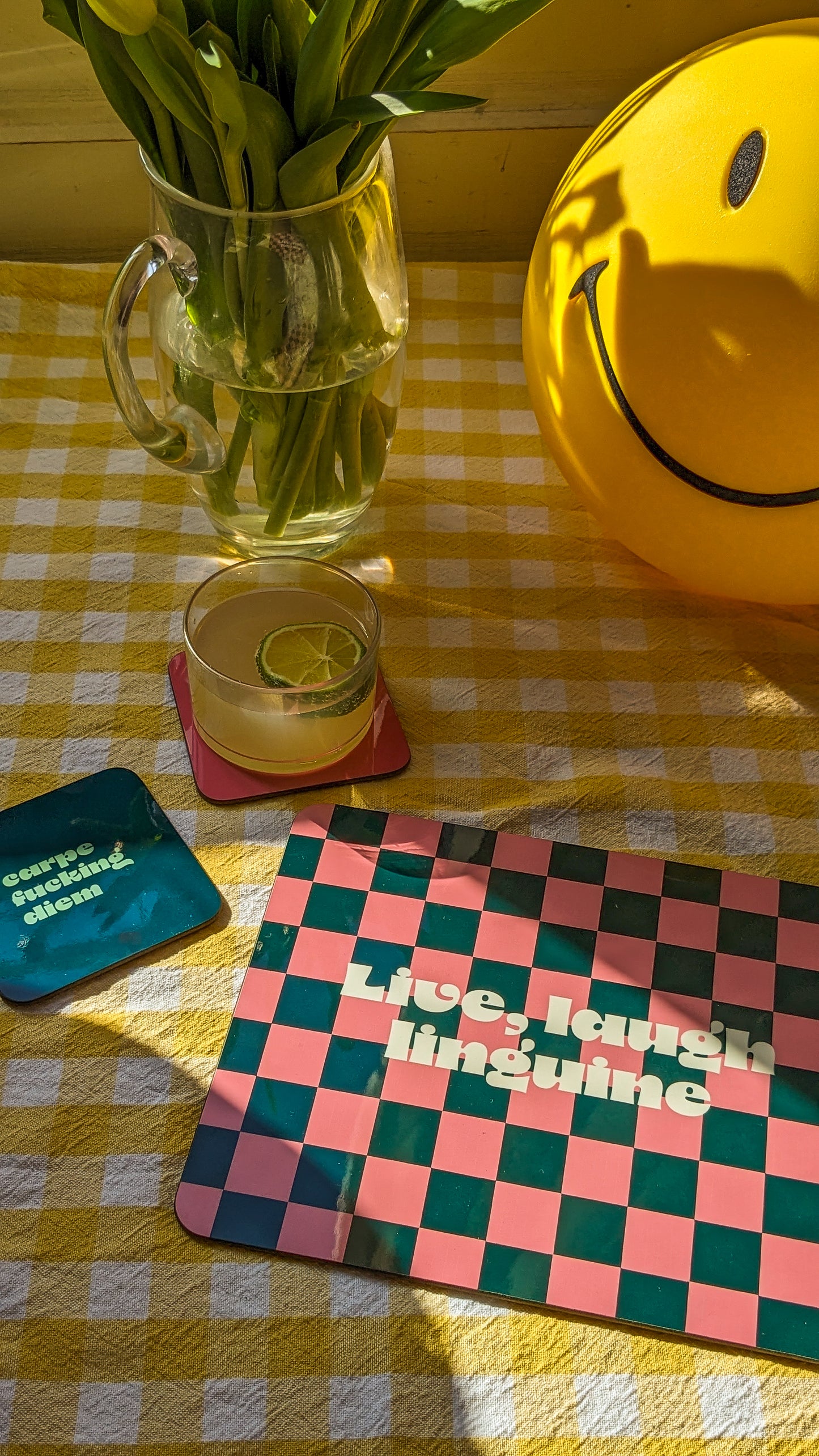 Colourful checked medium-size placemats